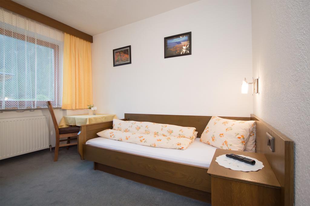 Hotel Haus Alpengruss à Sölden Extérieur photo